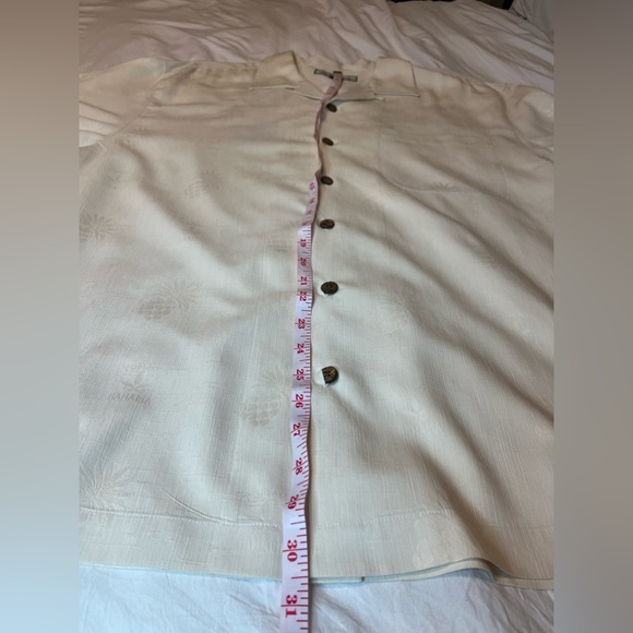 Tommy Bahama Silk Short Sleeve Button Down Pop Had Dough Men’s Size Medium - Picture 8 of 10